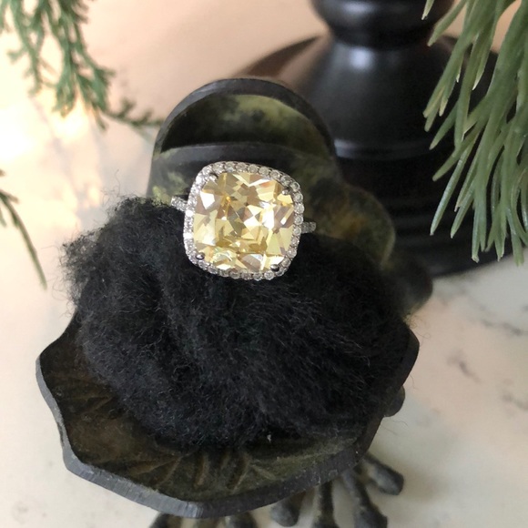Jewelry - Stunning faux yellow diamond w/ cubic zirconia surrounding stones, .925 CZ